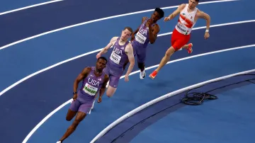 Finále závodu mužů na 400 metrů