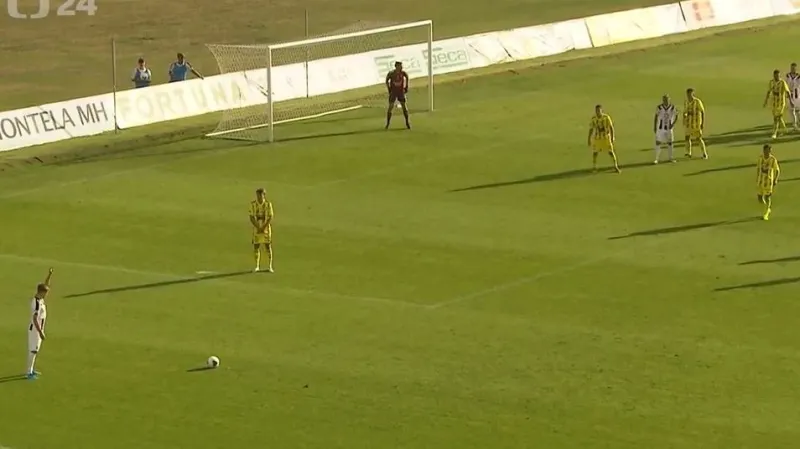 Hradečtí fotbalisté rozstříleli Varnsdorf 8:0