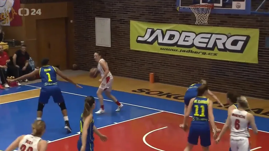 USK deklasoval Hradec 95:52