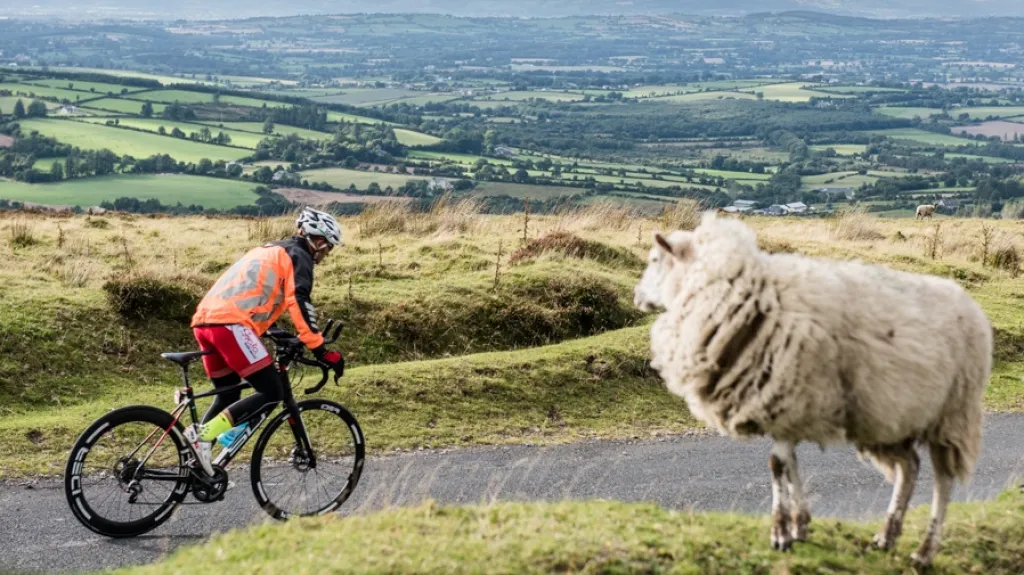 Cyklistický ultramaratonec Svatopluk Božák na závodě Kolem Irska