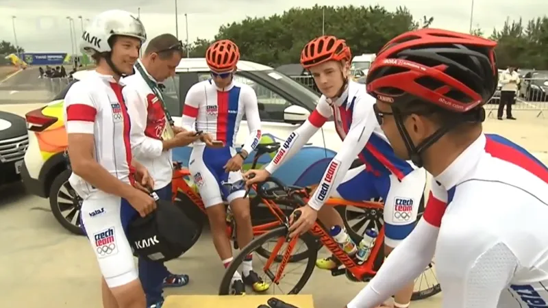 Češi se připravují na silniční závod