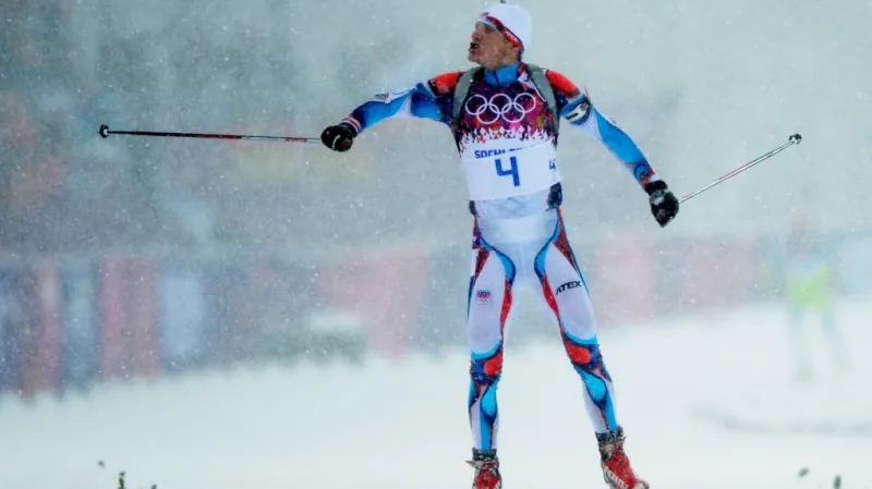 Ondřej Moravec v cíli závodu s hromadným startem