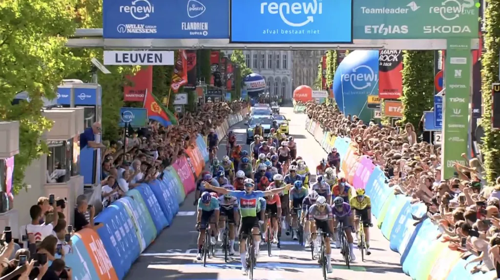 Cíl páté etapy Renewi Tour