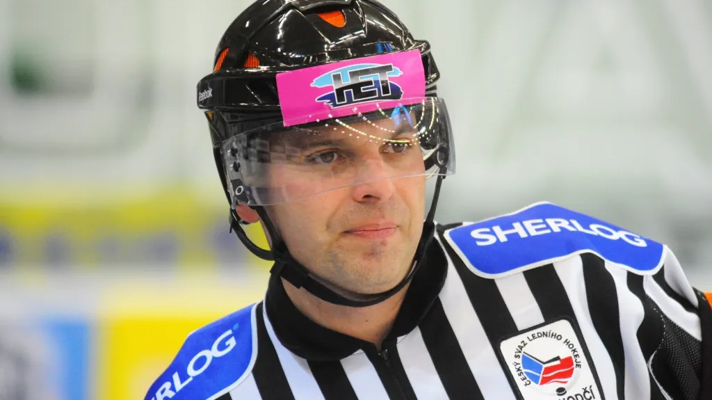 Rozhodčí René Hradil