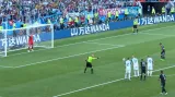 Moment v utkání Argentina - Island: Neproměněná penalta Messiho