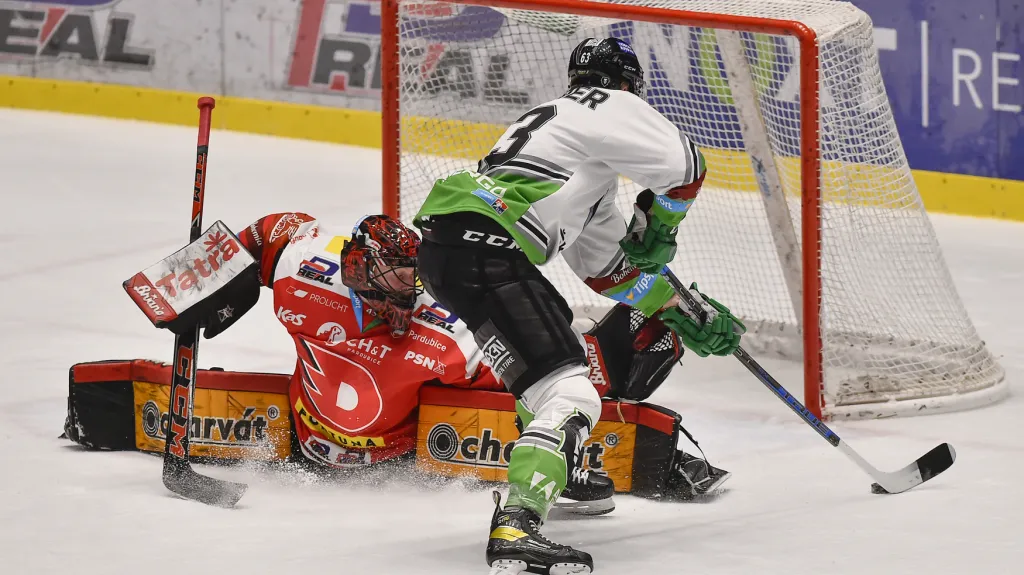 Pardubický Dominik Frodl čelí akci Matyáše Kantnera