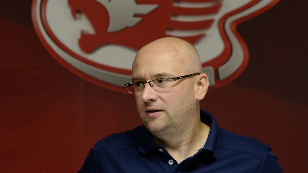 Trenér Slavie Pavel Hynek