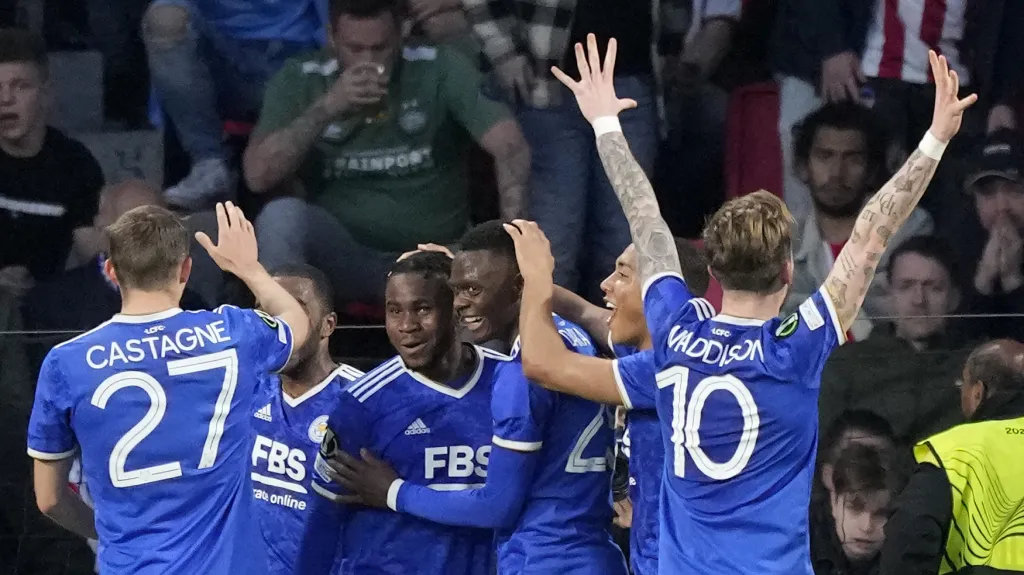 Slavící fotbalisté Leicesteru