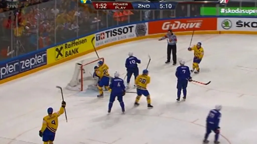 Gól v utkání Švédsko - Francie: Forsberg - 2:2 (35 min.)