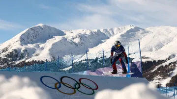 Kvalifikační jízdy snowboardcrossařů Housera a Choury