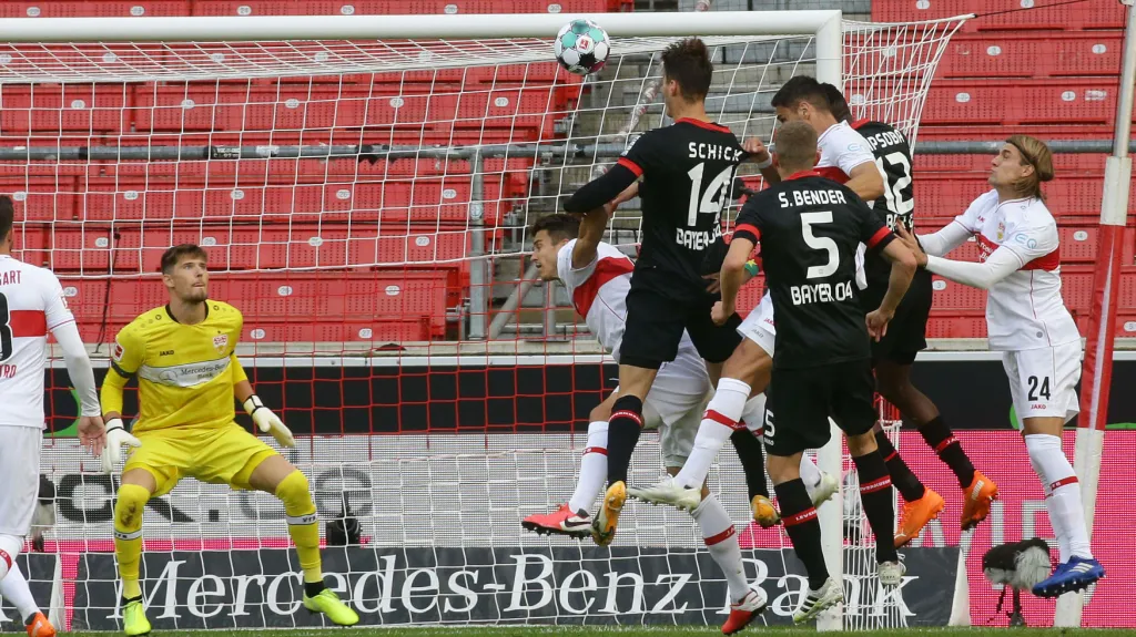 Patrick Schick dává v Budneslize gól Stuttgartu