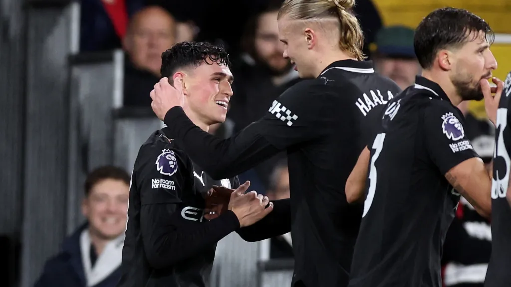 Phil Foden a Erling Haaland slaví branku Manchesteru City