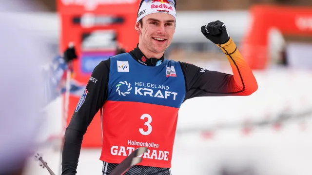 Geiger i díky nečekanému konci hvězdného Riibera vyhrál SP sdruženářů