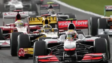 Lewis Hamilton v čele Velké ceny Belgie