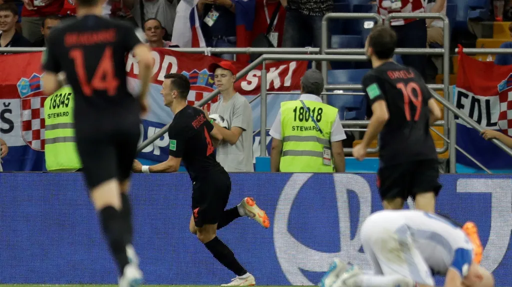 Perišič slaví gól v brance Islandu