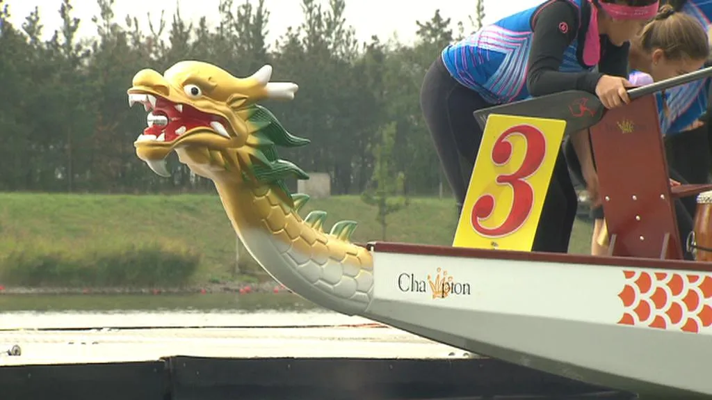 Milovníci dračích lodí si dali dostaveníčko v Račicích