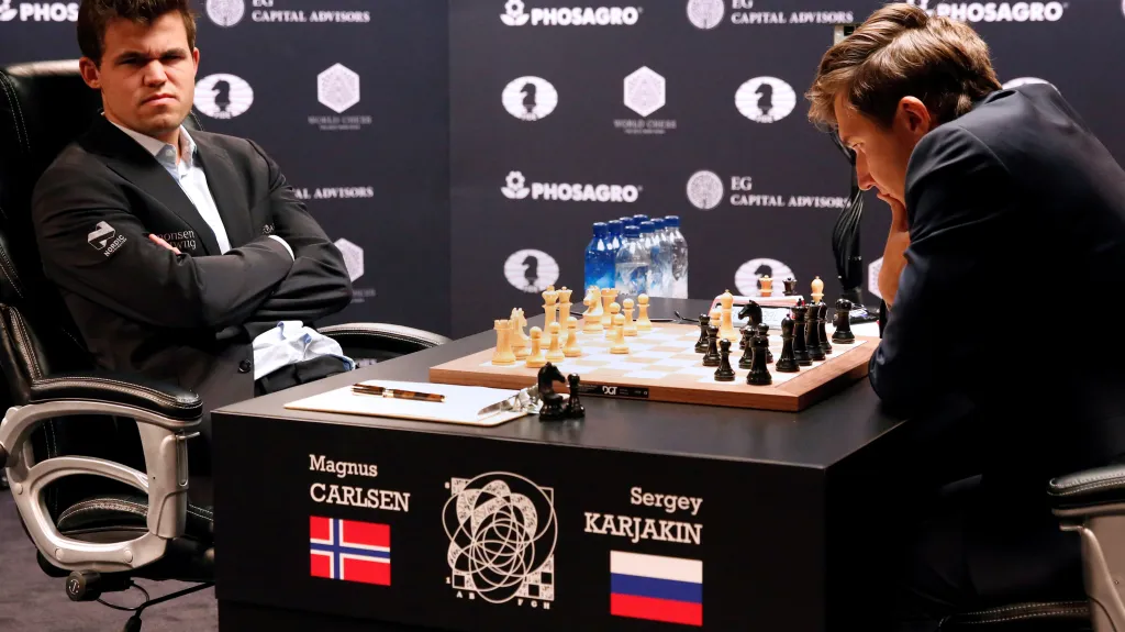 Zápas o titul mistra světa mezi Magnusem Carlsenem a Sergejem Karjakinem