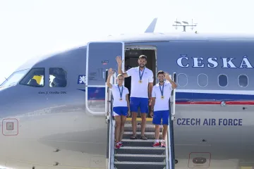 Čeští medailisté Nikola Ogrodníková, Josef Dostál a Martin Fuksa