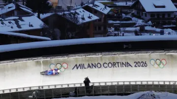 Úvodní jízda sáňkaře Ondřeje Hymana