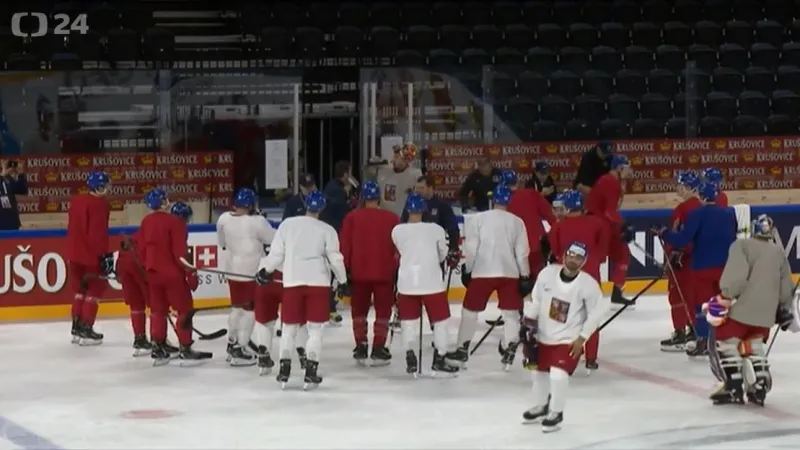 Nečas trénoval s týmem před utkání se Švýcary