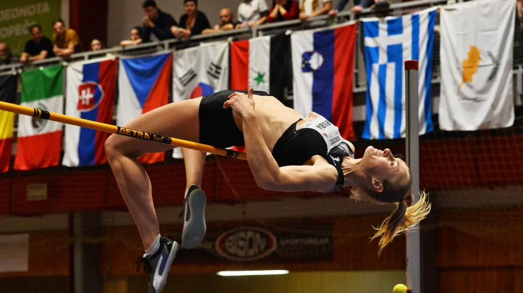 Výškařka Michaela Hrubá na Hustopečském skákání