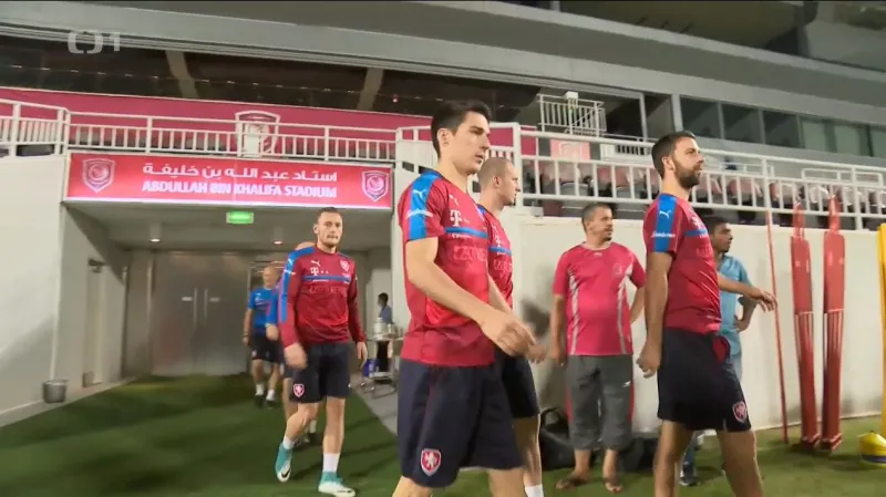 Fotbalisté odletěli do katarského Dauhá