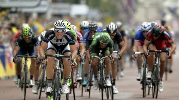 Finiš třetí etapy Tour v Londýně