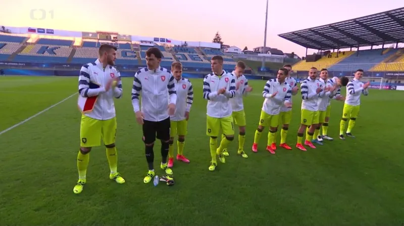 Jednadvacítka potřebuje k postupu porazit favorizované Španělsko