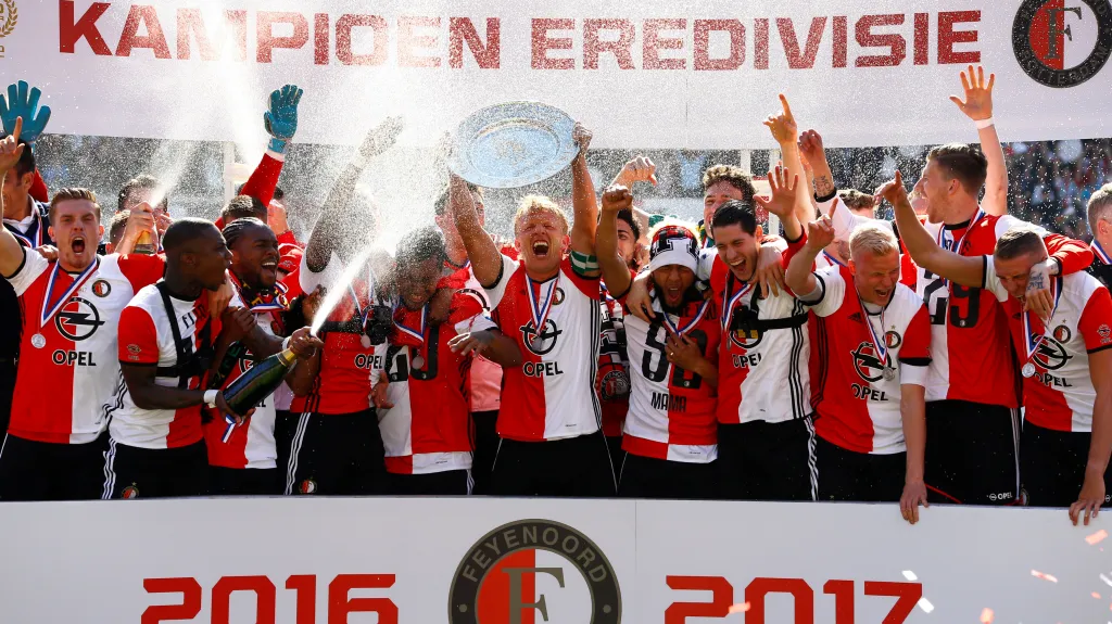 Slavící fotbalisté Feyenoordu