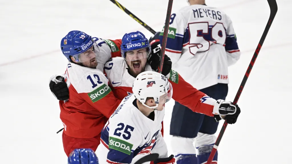 Jiří Černoch slaví gól v síti Američanů