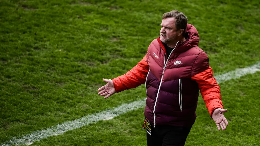 Pavel Vrba lamentující