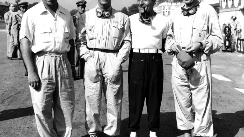 Juan Manuel Fangio a Giuseppe Farina (vlevo)