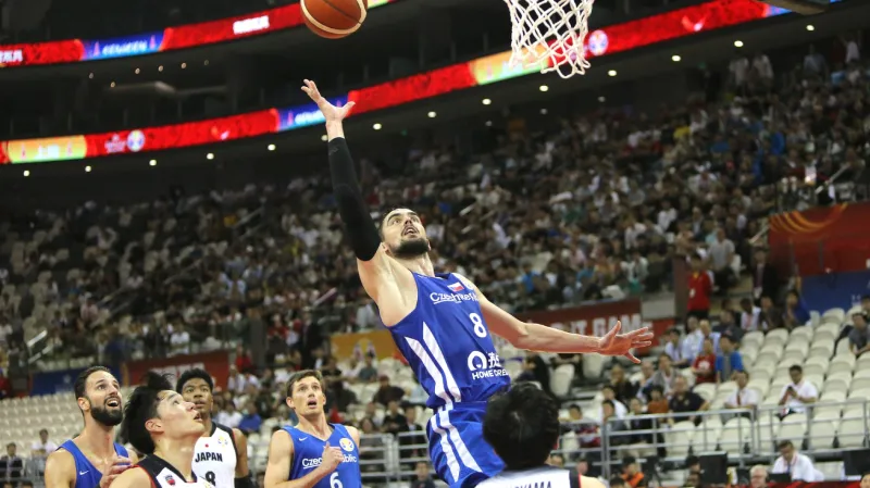 Satoranský nad hlavami všech