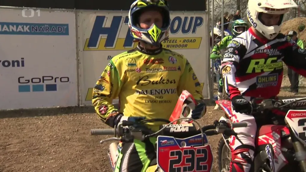 Motokrosař Michek ledoval ruce a nakonec vyhrál na úvod MČR