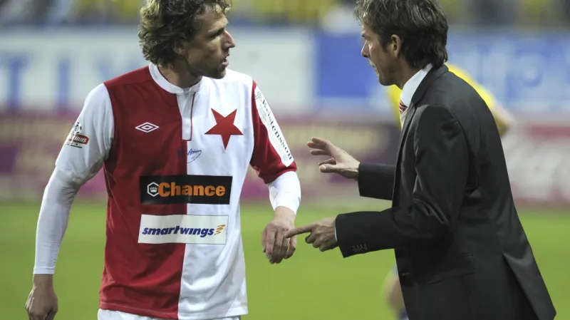 Alex Pastoor udílí pokynu Mariu Ličkovi