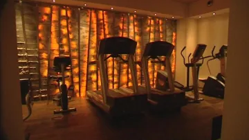 Posilovna v hotelu Monopol