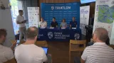 Triatlonisté připravují závod MS v Karlových Varech