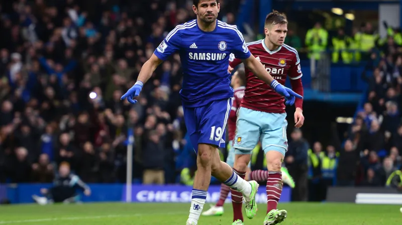 Diego Costa z Chelsea slaví gól v sítí West Hamu