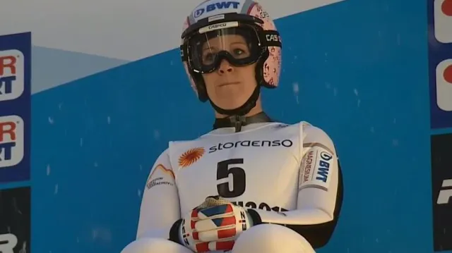 První skok Blažkové na středním můstku