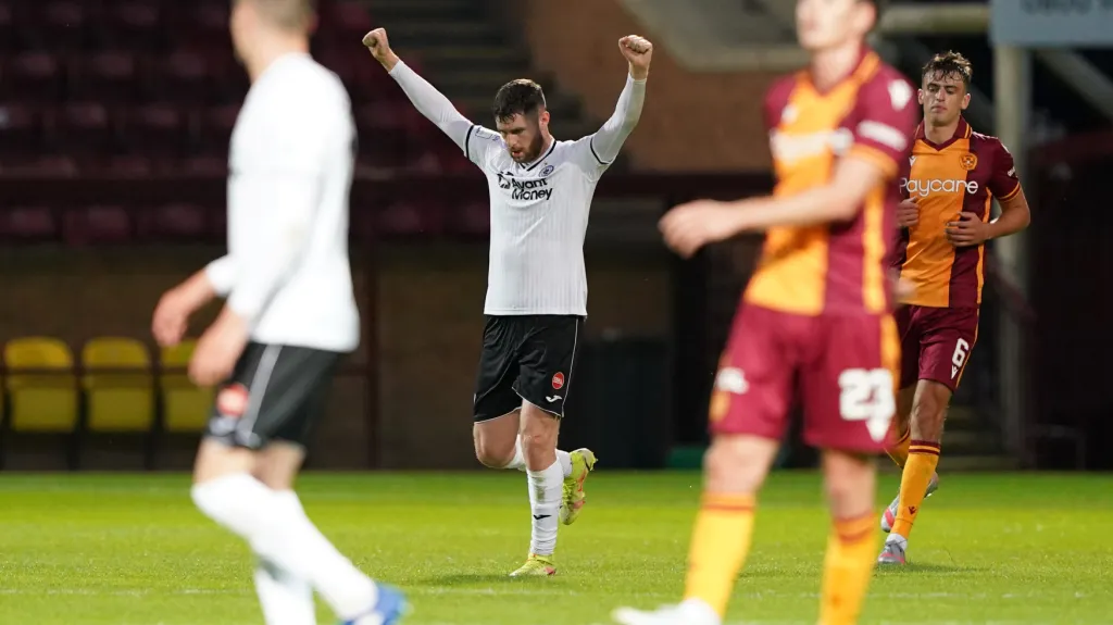 Fotbalisté Sligo Rovers vezou překvapivou výhru z Motherwellu