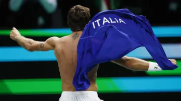 Závěr semifinálového duelu Cobolli – Bergs