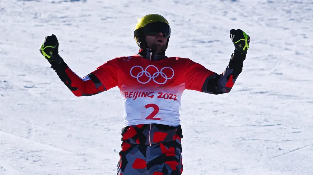 Benjamin Karl se raduje ze zlaté medaile