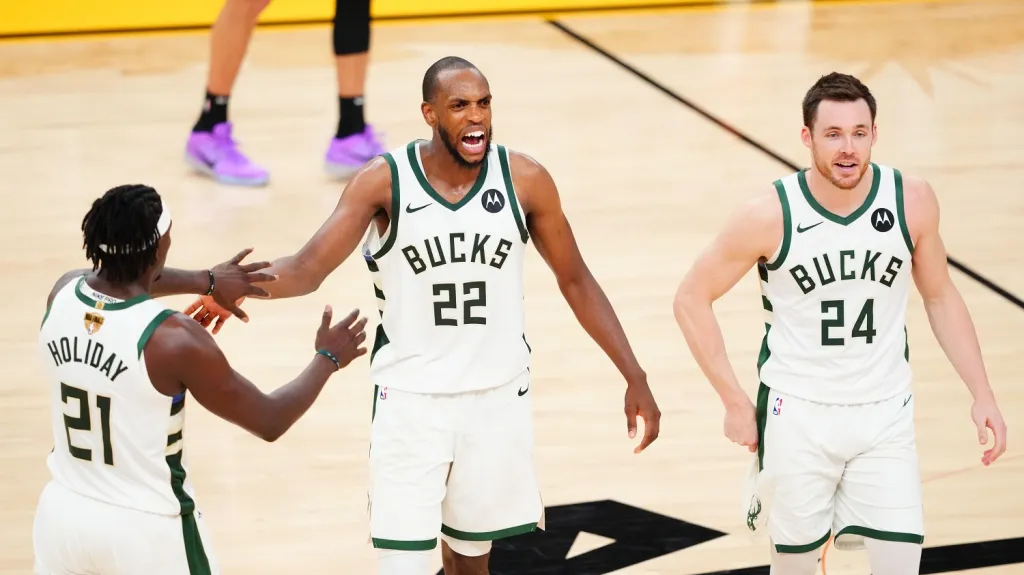 Radost basketbalistů Milwaukee