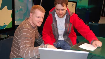 Moderátoři David Kozohorský a Vojtěch Bernatský