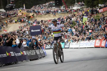 Nino Schurter vítězí v Lenzerheide