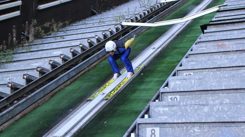 Tomáš Portyk v letní přípravě na můstku v Liberci