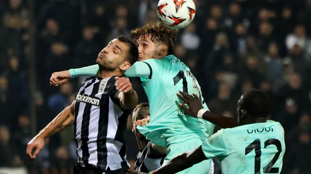 PAOK Soluň – Slavia, Jonny a Chytil