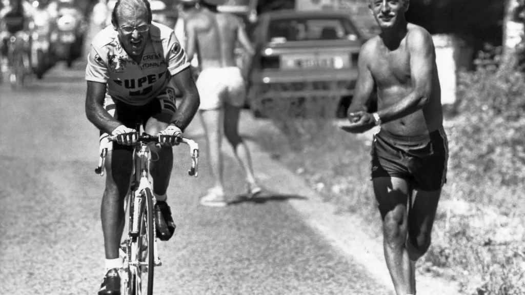 Laurent Fignon útočí v 18. etapě Tour de France 1989