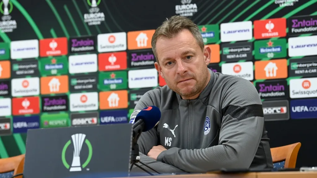 Trenér Martin Svědík na tiskové konferenci