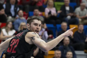 Basketbalistka Nymburka JT Shumate